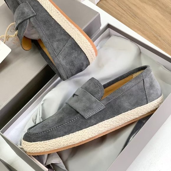 shoes - Picture 7 of 9